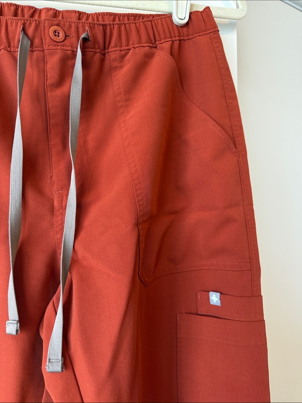 Figs Men's Rust Cargo Scrub Pants with Drawstring - Picture 4 of 5